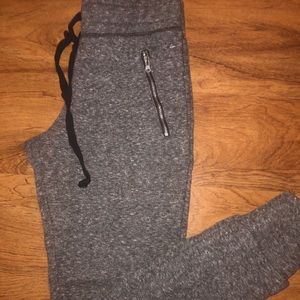 American Eagle women’s joggers